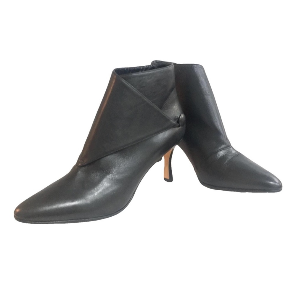Manolo Blahnik Diaz lambskin leather black short ankle boots size 37 or US 7